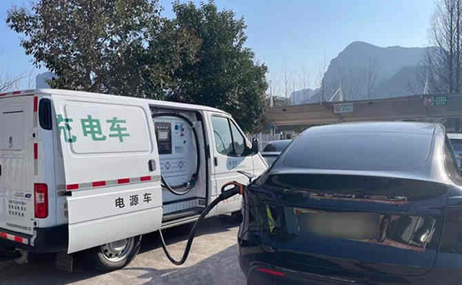 离石区汽车搭电