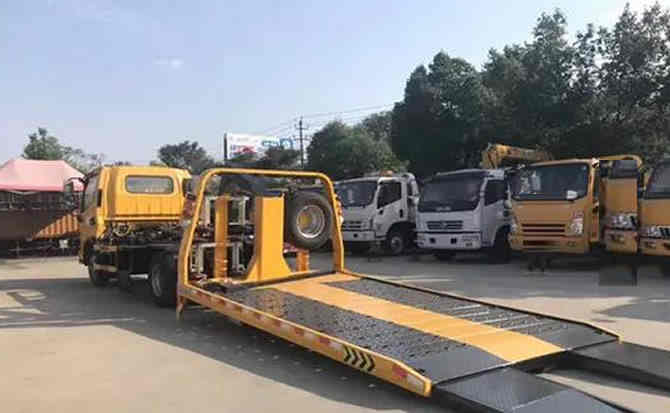 离石区汽车中途维修案例